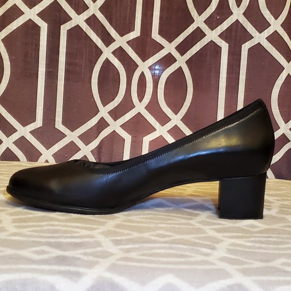 Aravon Womens Black Pumps 11 US Career Dress Leather Block Heel Slip On Shoes - Picture 7 of 14
